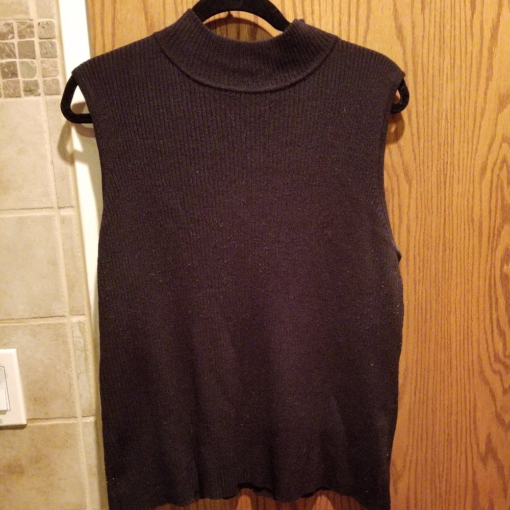 Croft & Barrow Large Sleeveless Black Blouse, Used